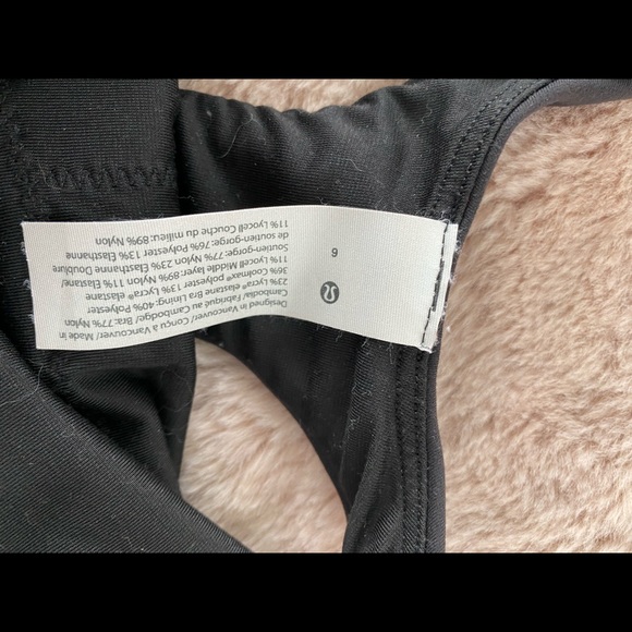 Black lulu sports bra , size 6 (fits like a 4/6) - Picture 3 of 4